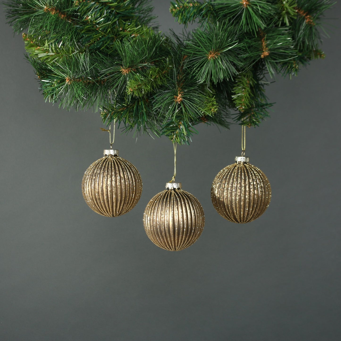 Titania 8cm Glass Bauble Gold