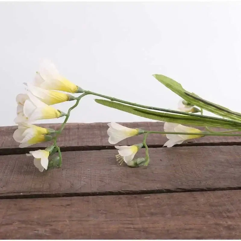 67cm Freesia Spray Cream